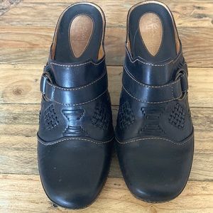 🌟Clark’s Artisan Leather Mules 🌟